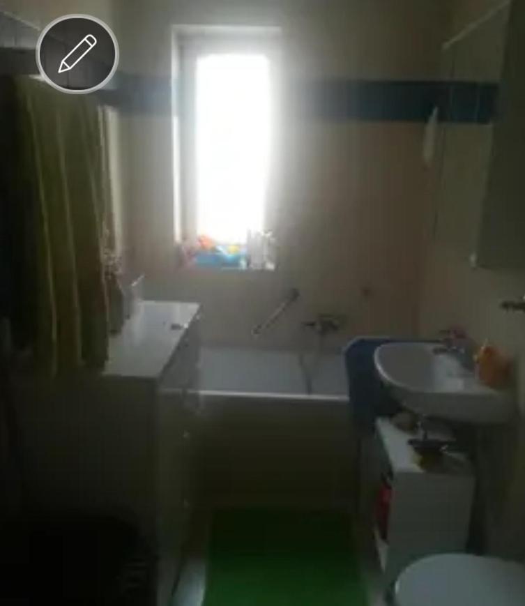 Helles Zimmer mit Balkon zwischen Uni und Altstadt Regensburg Exterior foto